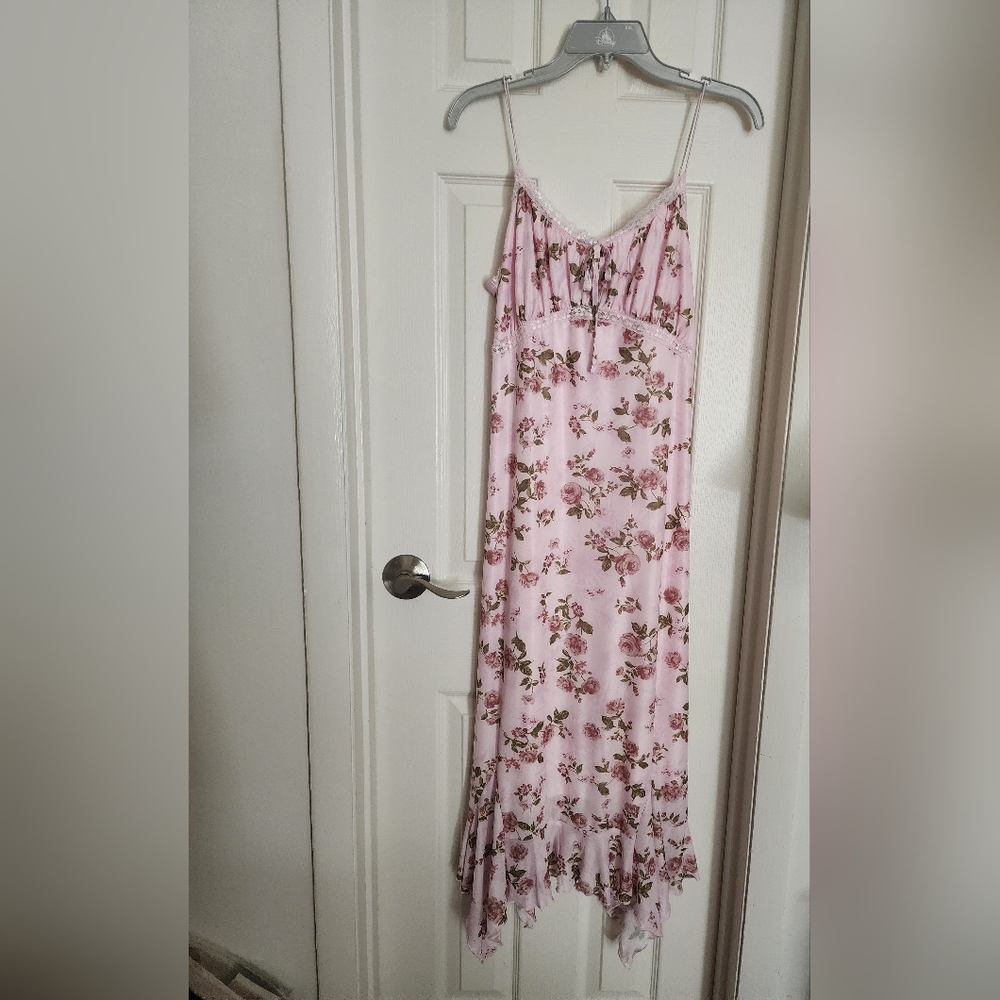 Brand New Without Tag XL Pink Floral Hanky Hem Midi Dress